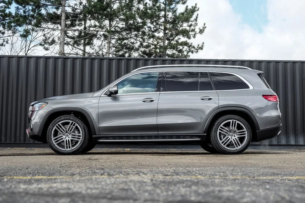New 2026 Selenite Grey Metallic Mercedes-Benz GLS 450 image 3
