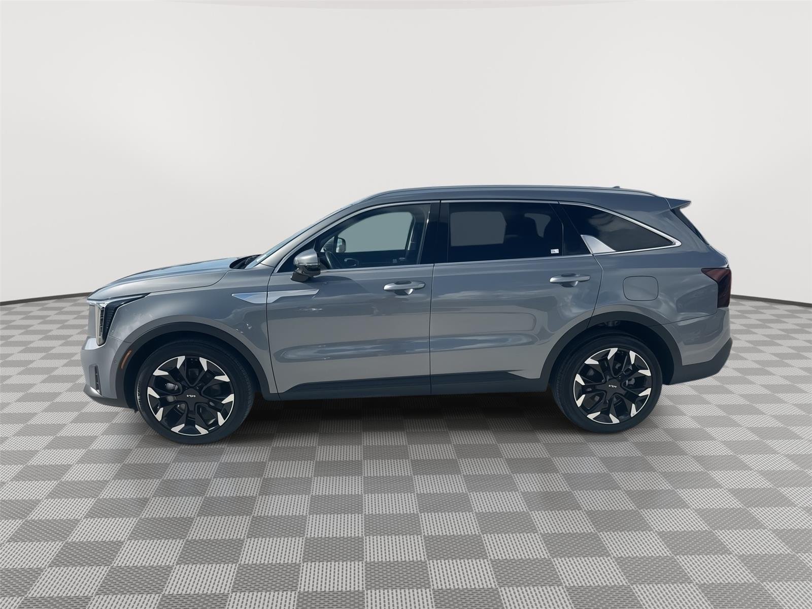 Used 2025 Everlasting Silver Kia SX image 13