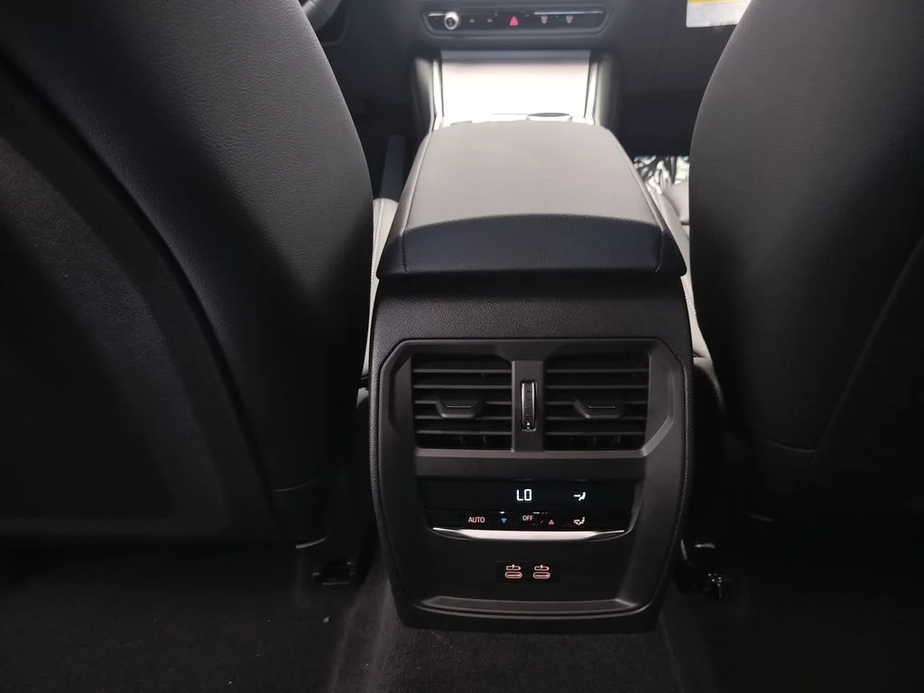 New 2026 Black Sapphire Metallic BMW 330i image 21