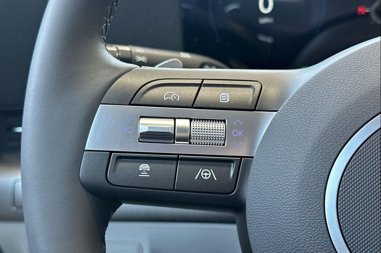 2025 Hyundai Kona EV SEL - Photo 28