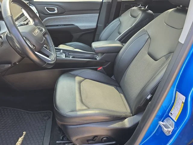 Certified Used 2022 Blue Jeep Latitude image 17