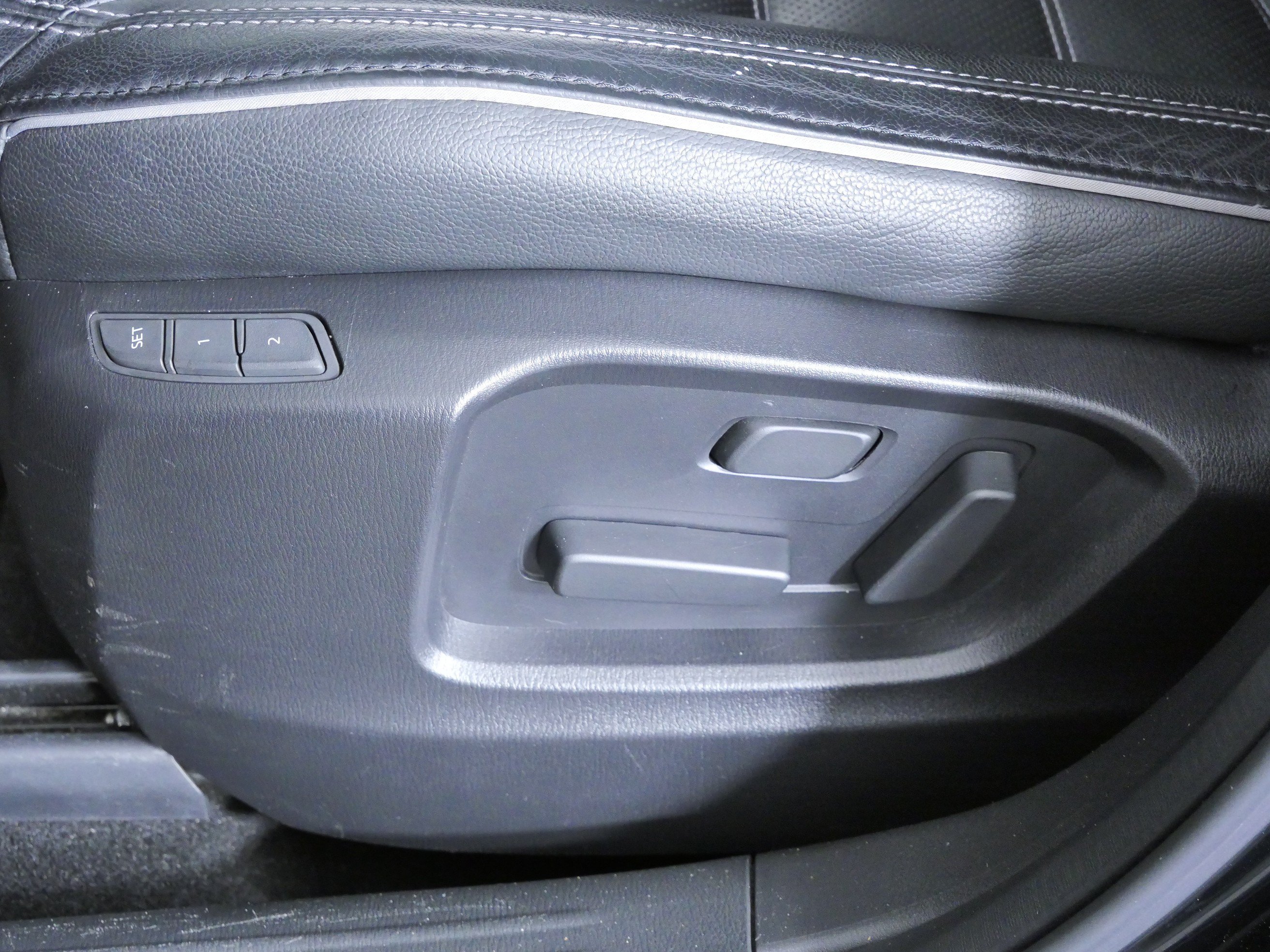 Used 2025 Jet Black Mica Mazda 2.5 S Preferred Package image 32