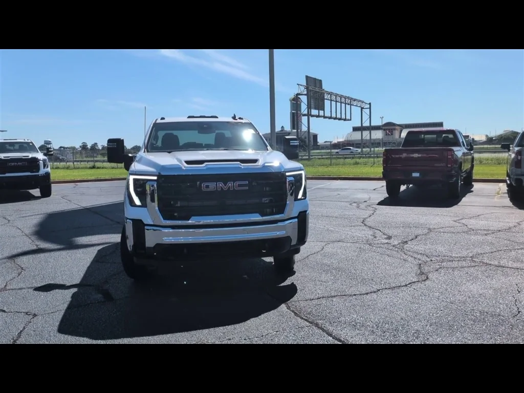 New 2026 Summit White GMC Pro image 27