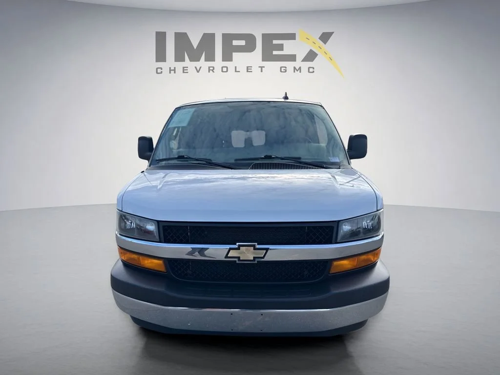Used 2024 Summit White Chevrolet WT image 8
