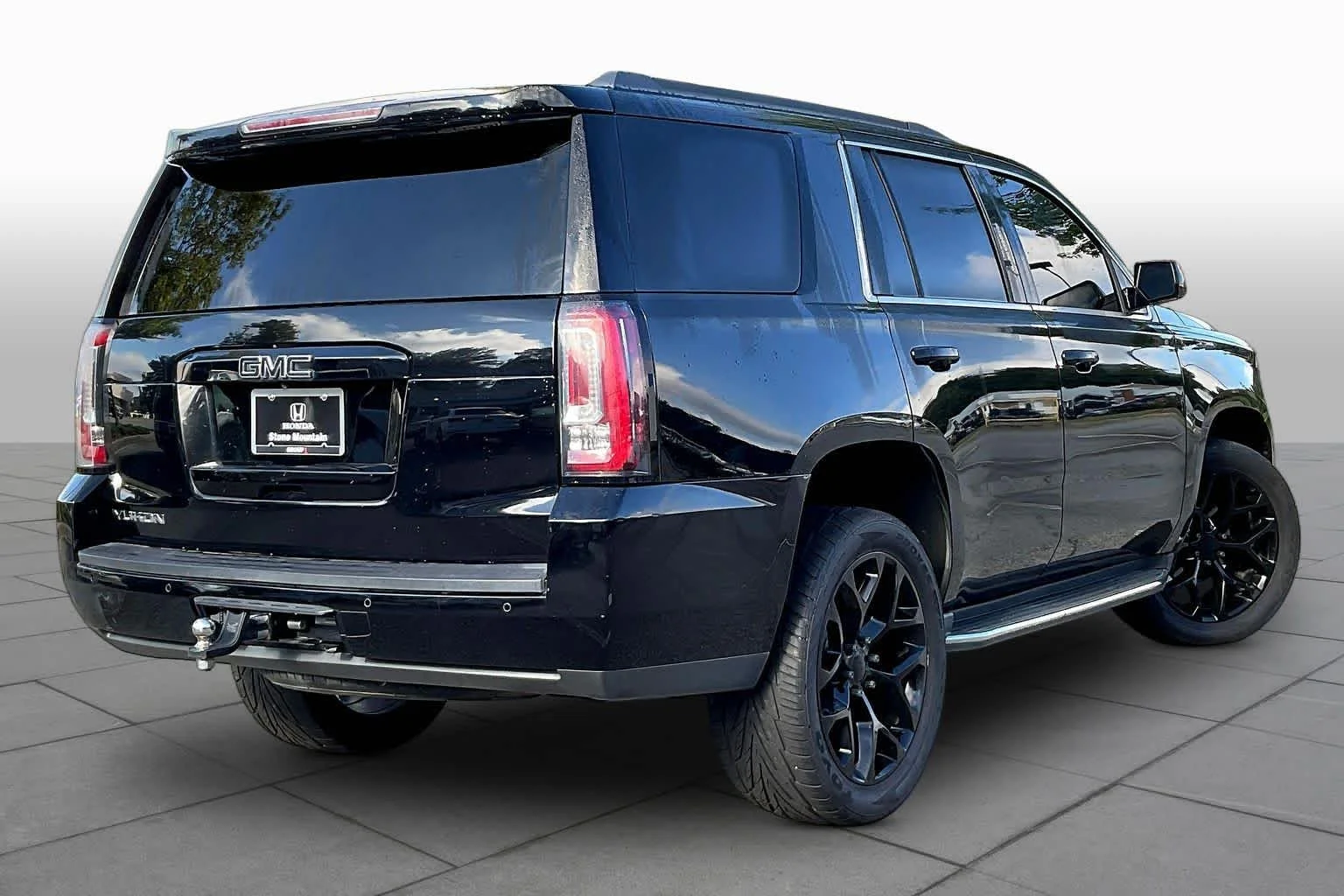 Used 2018 Onyx Black GMC SLE image 11