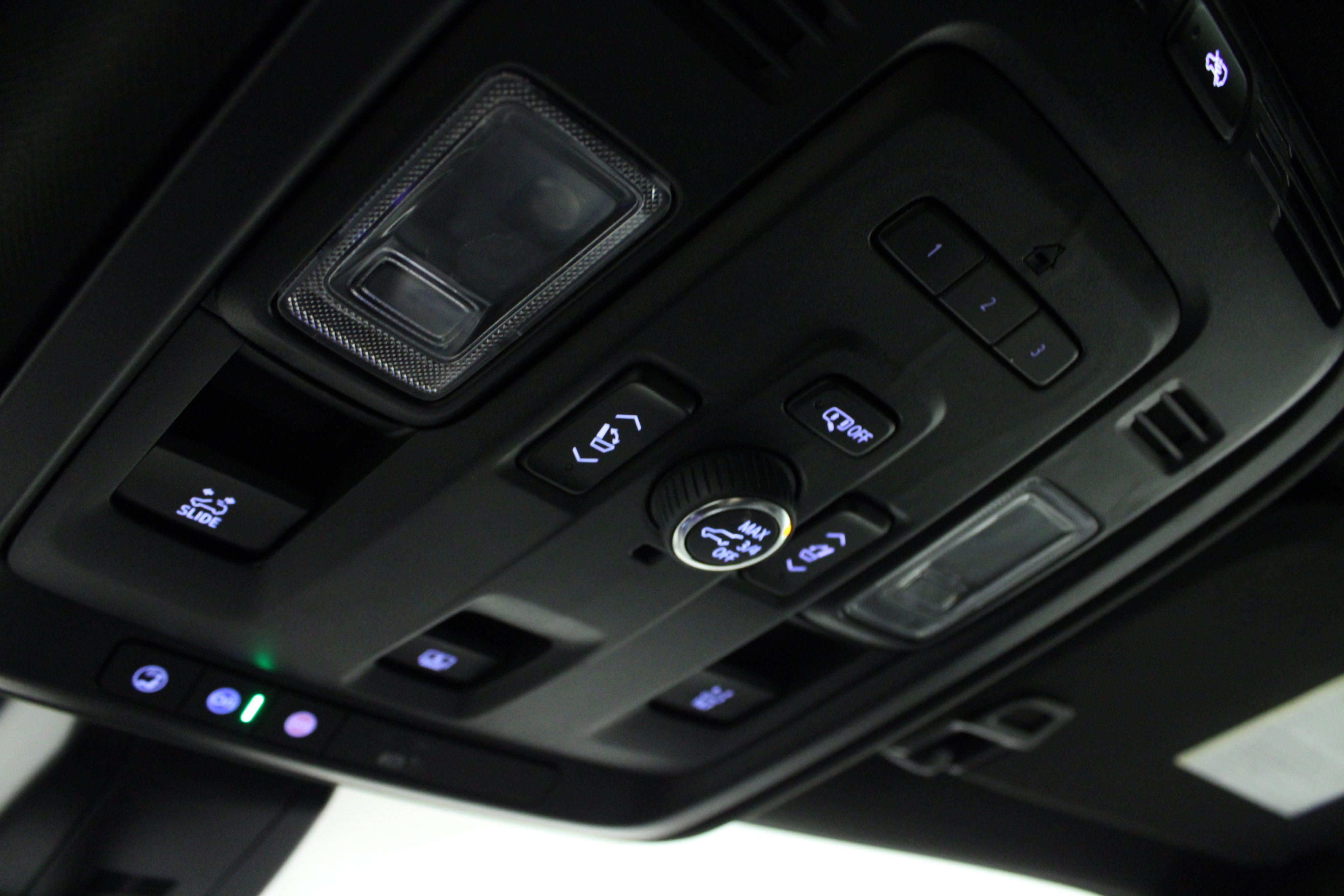 Used 2022 Onyx Black GMC Denali image 25