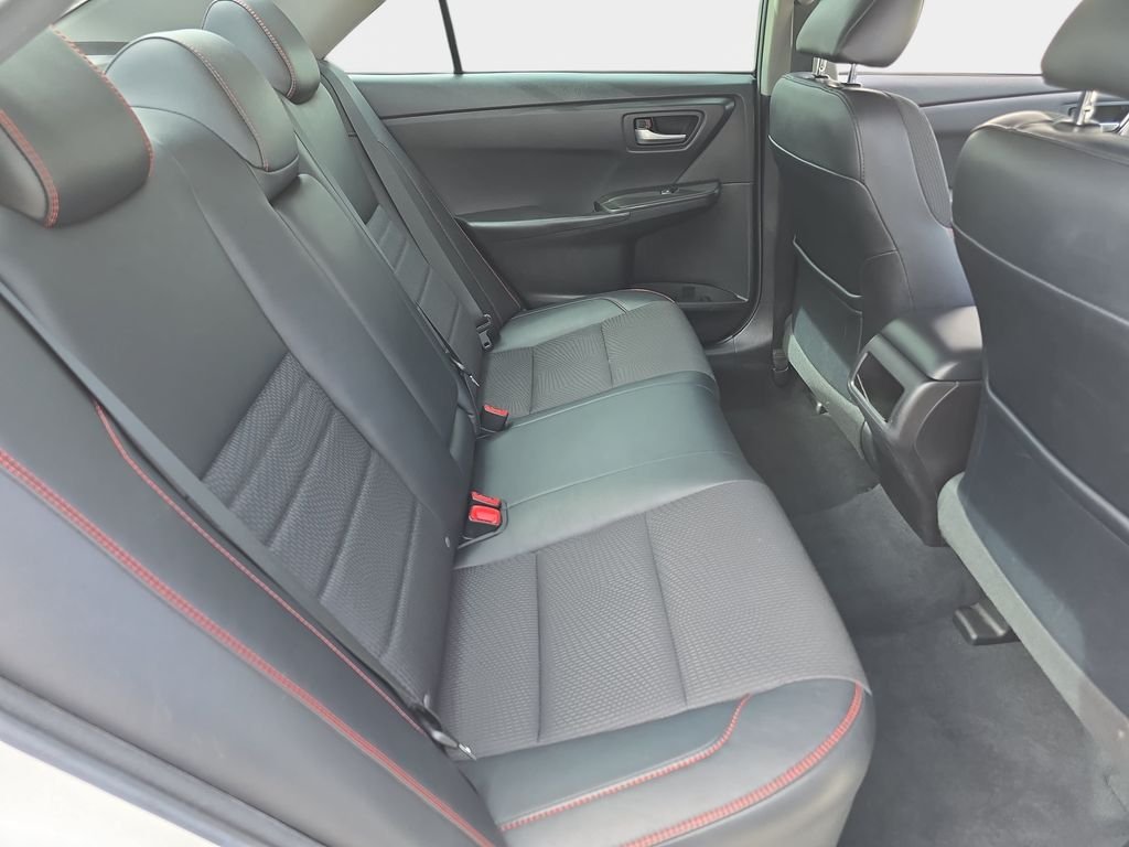Used 2017  Toyota SE image 13