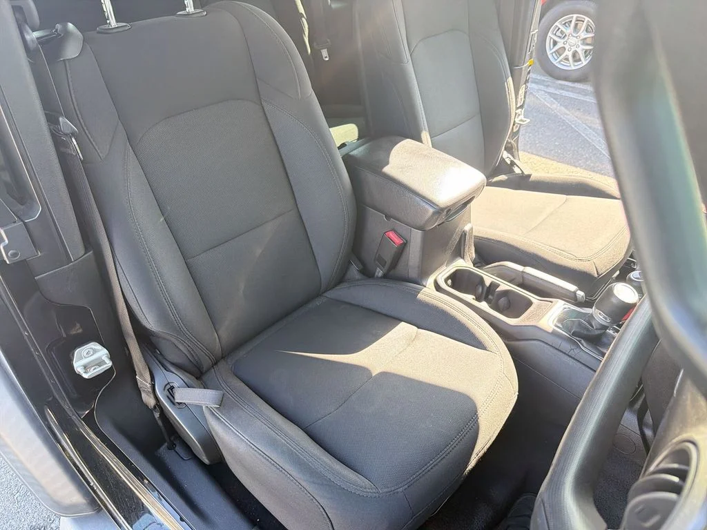 Used 2020 Black Jeep Sport S image 25