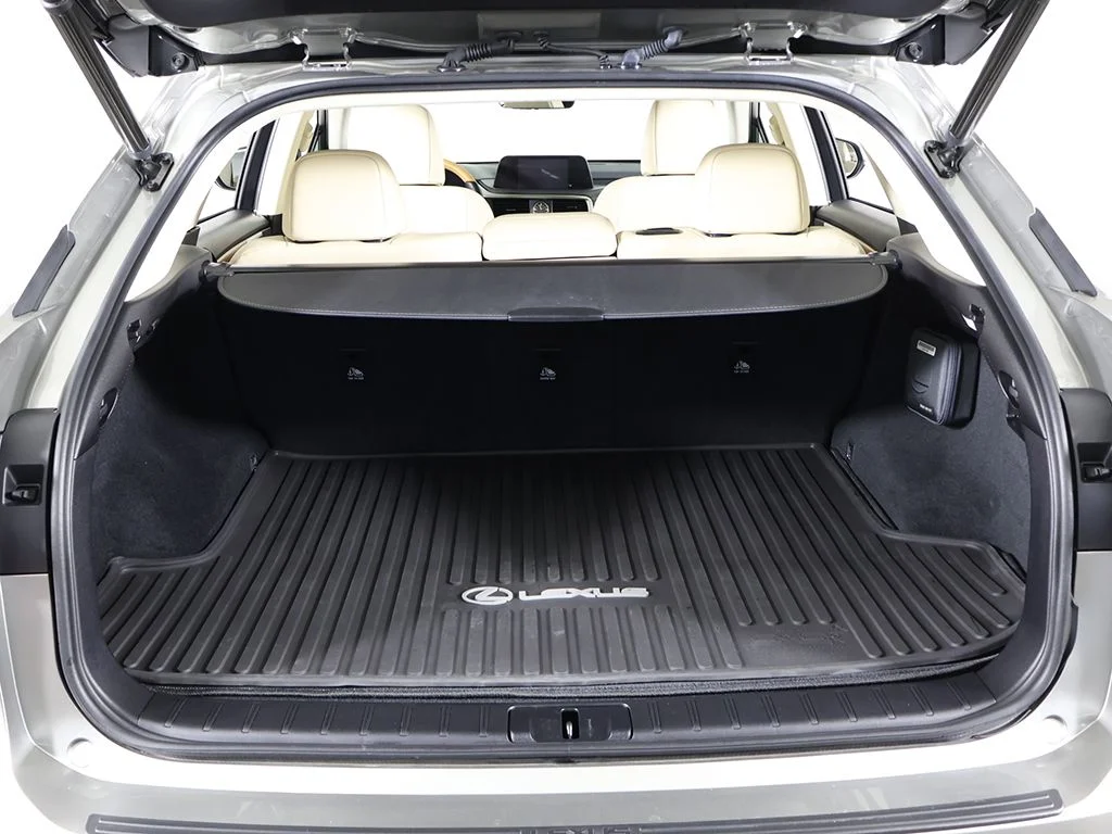 Used 2022 Silver Lexus 350 image 20