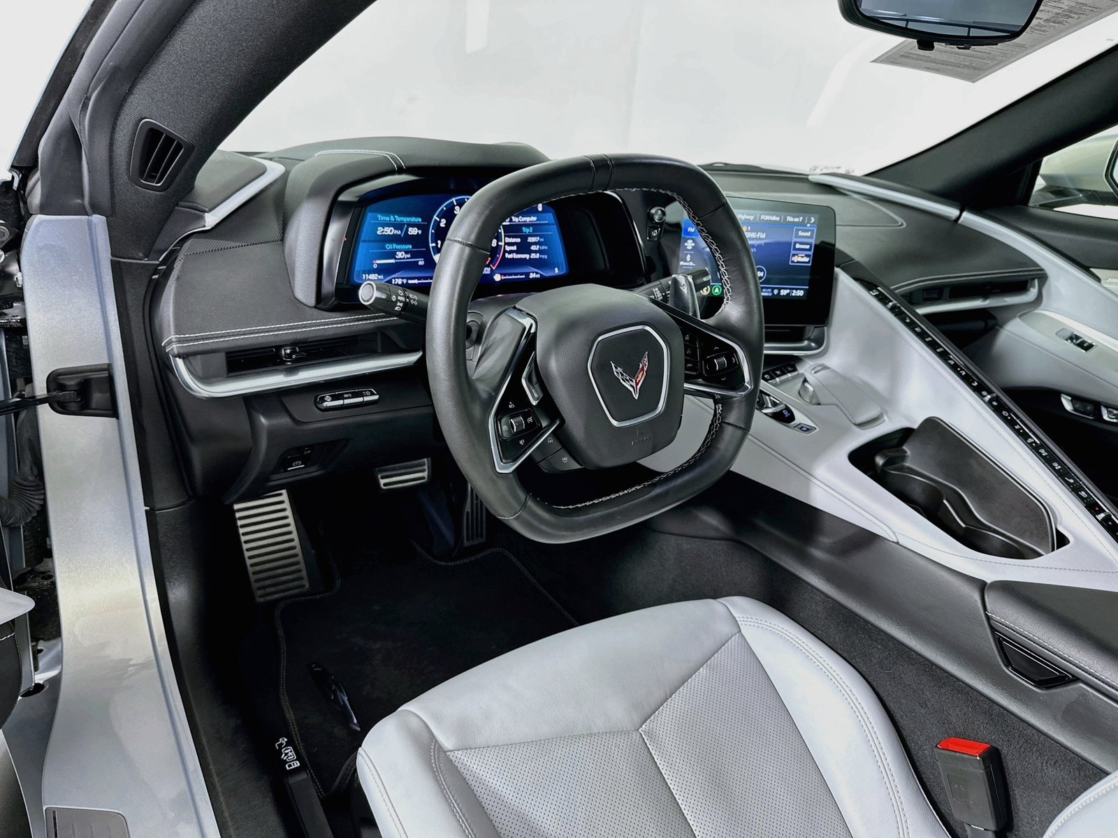 Used 2021 Silver Chevrolet Stingray image 10