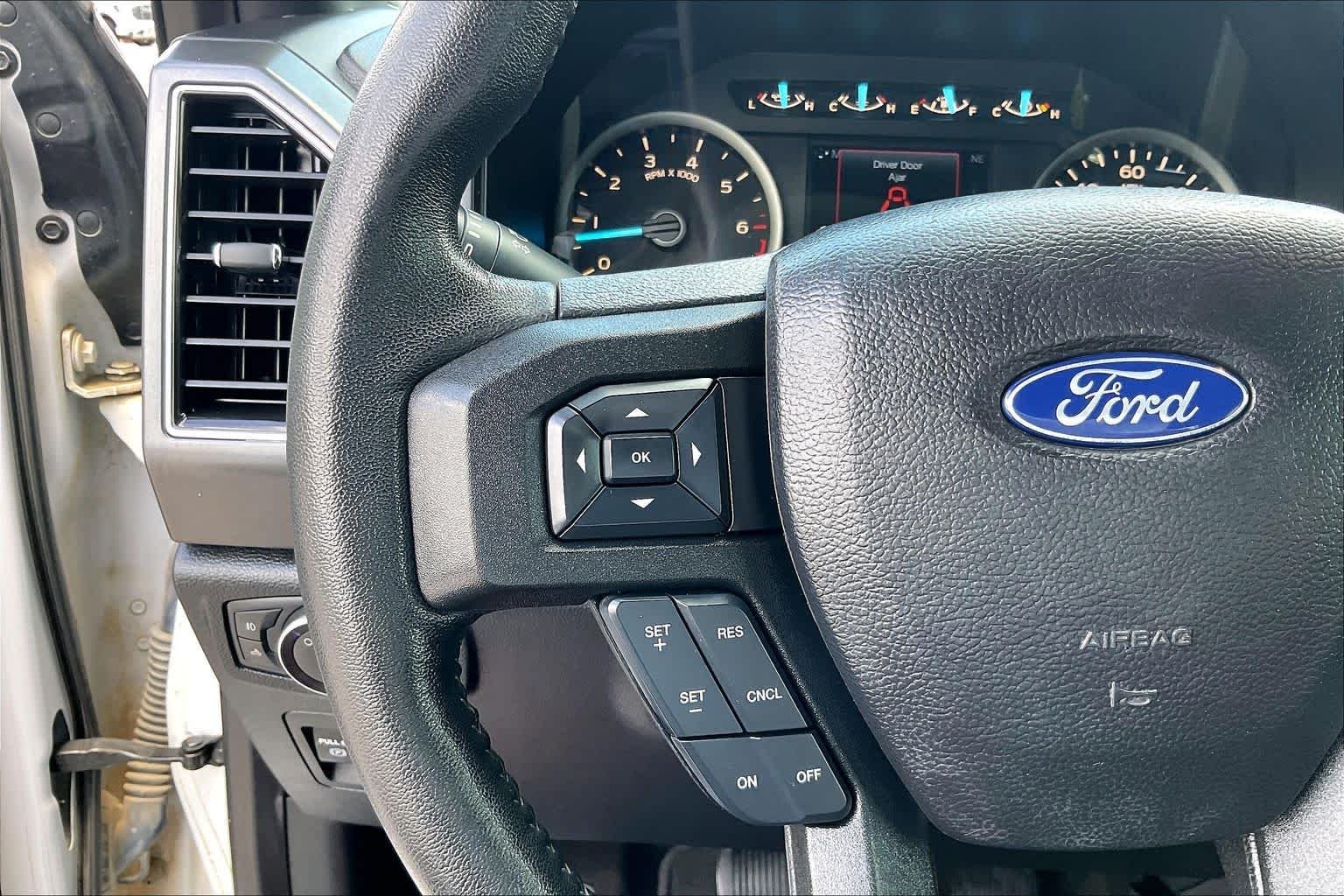 Used 2018 Oxford White Ford XLT image 24