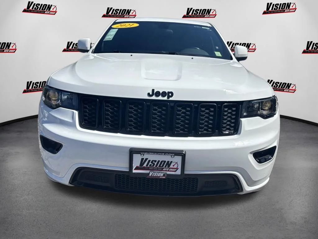 Used 2021 White Jeep Laredo X image 2