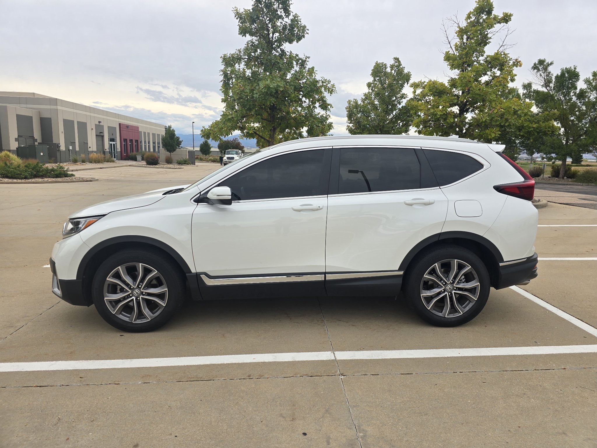 Used 2021 Platinum White Pearl Honda Touring image 2