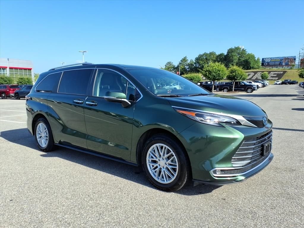 Used 2024  Toyota Platinum image 2