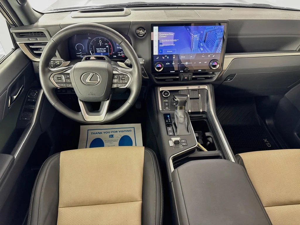 Used 2025 Green Pearl Lexus 550 Overtrail image 30