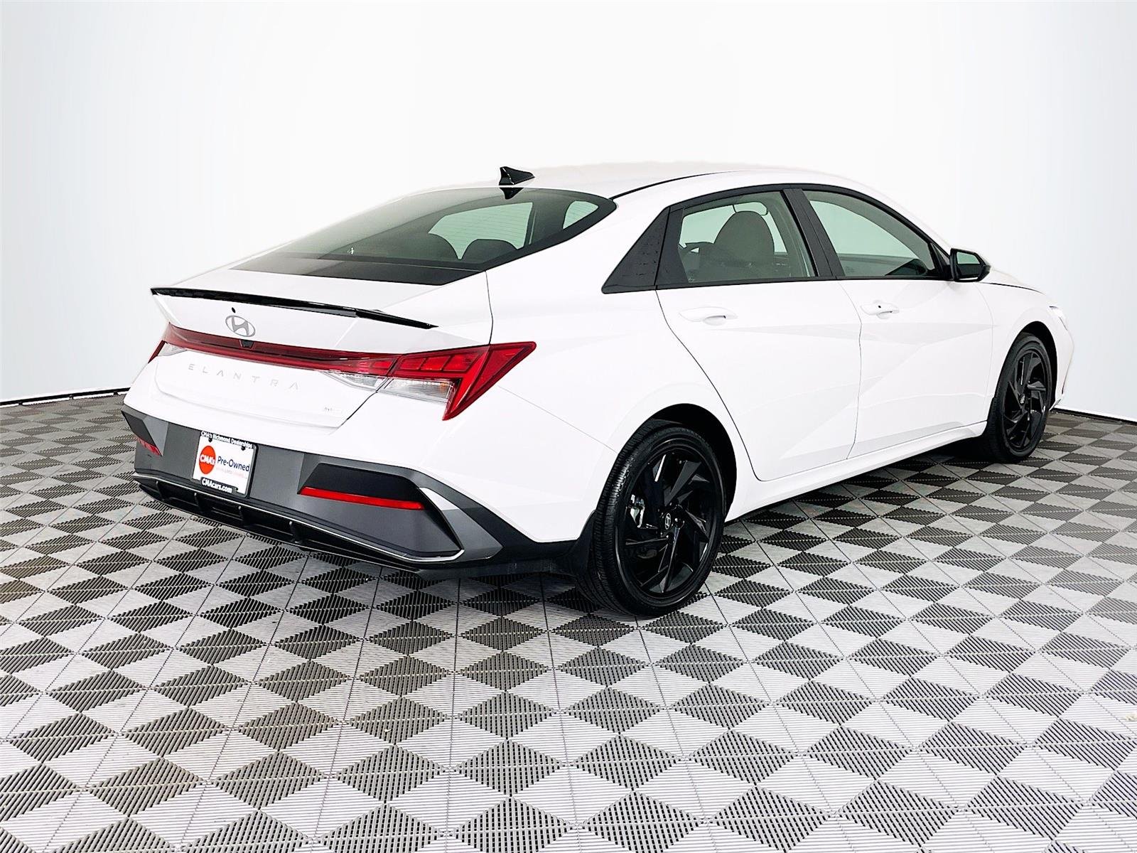 Used 2026 Serenity White Hyundai SEL Sport image 10