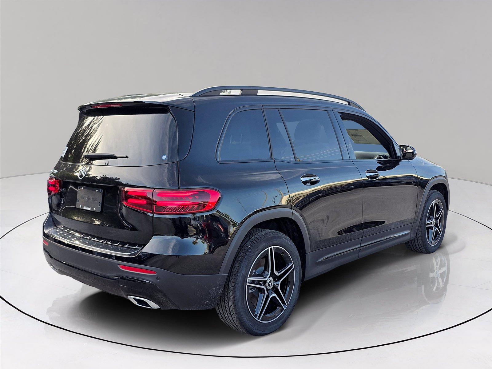 New 2026 Night Black Mercedes-Benz GLB 250 image 32