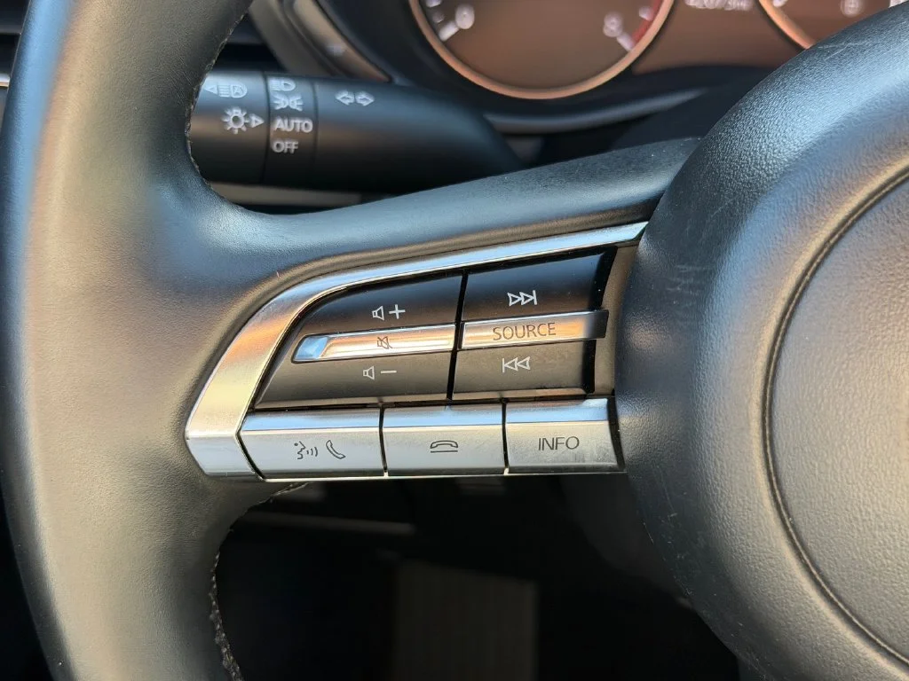 Used 2019 White Mazda Preferred image 31