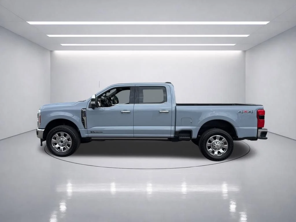 Used 2025 Glacier Gray Metallic TriCoat Ford King Ranch image 4