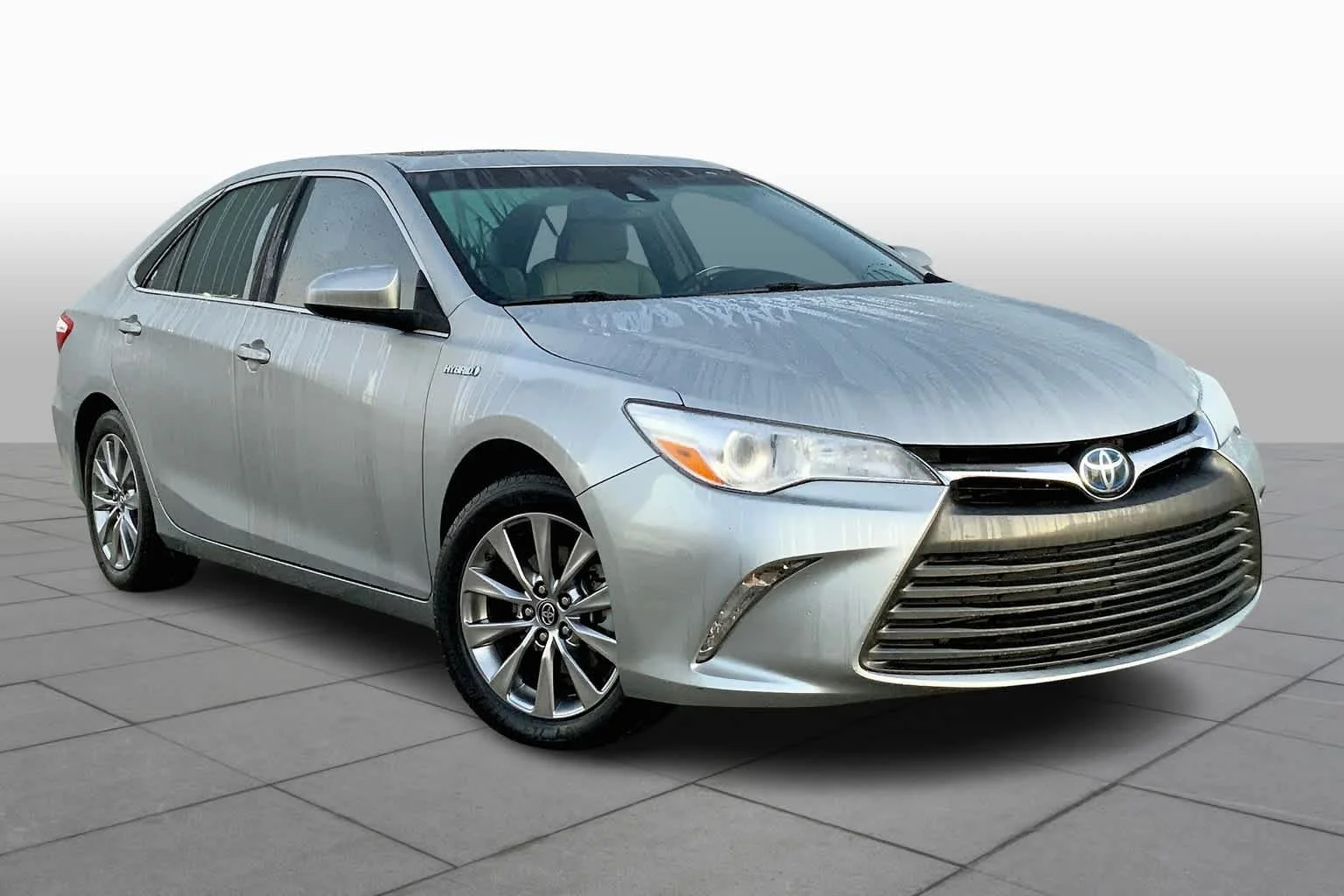 Used 2017 Celestial Silver Metallic Toyota Hybrid XLE image 3