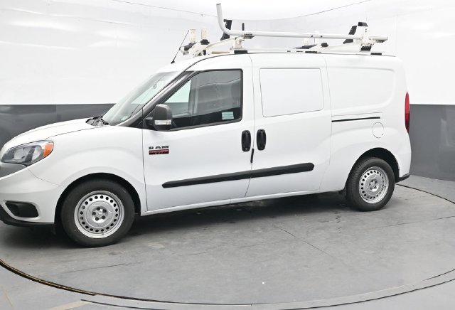 Used 2022 White Ram Base image 3