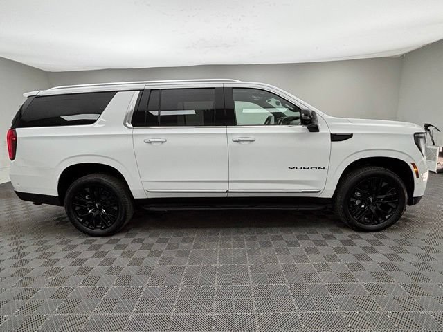 New 2026 Summit White GMC Elevation image 10