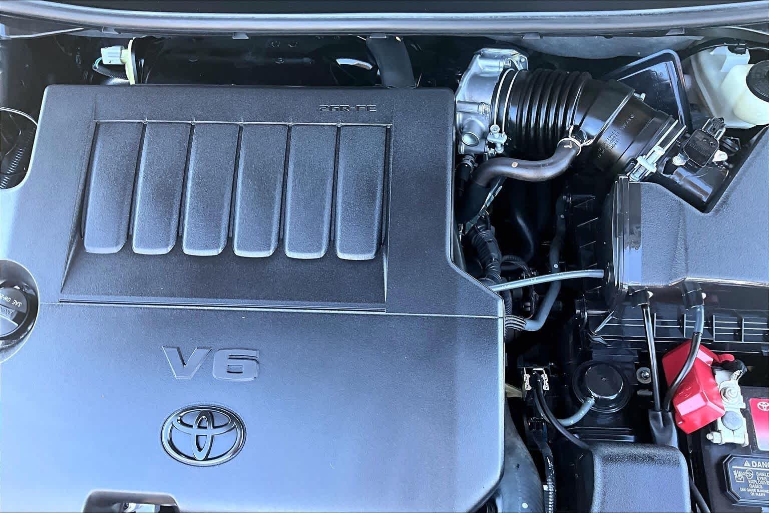 Used 2017 Magnetic Gray Metallic Toyota XLE image 32