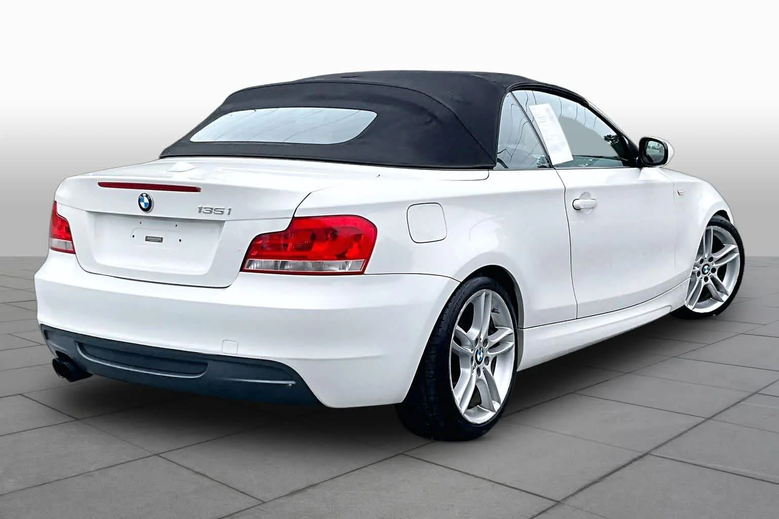 Used 2012 Alpine White BMW 135i image 12