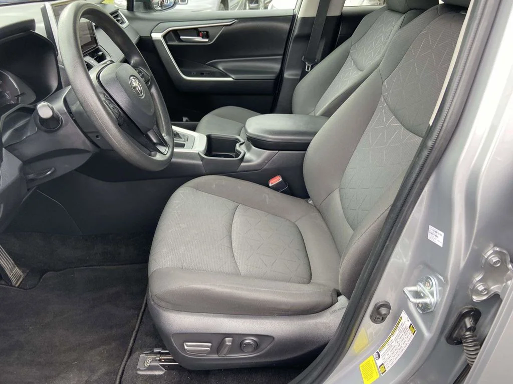 Used 2024 Silver Toyota XLE image 17