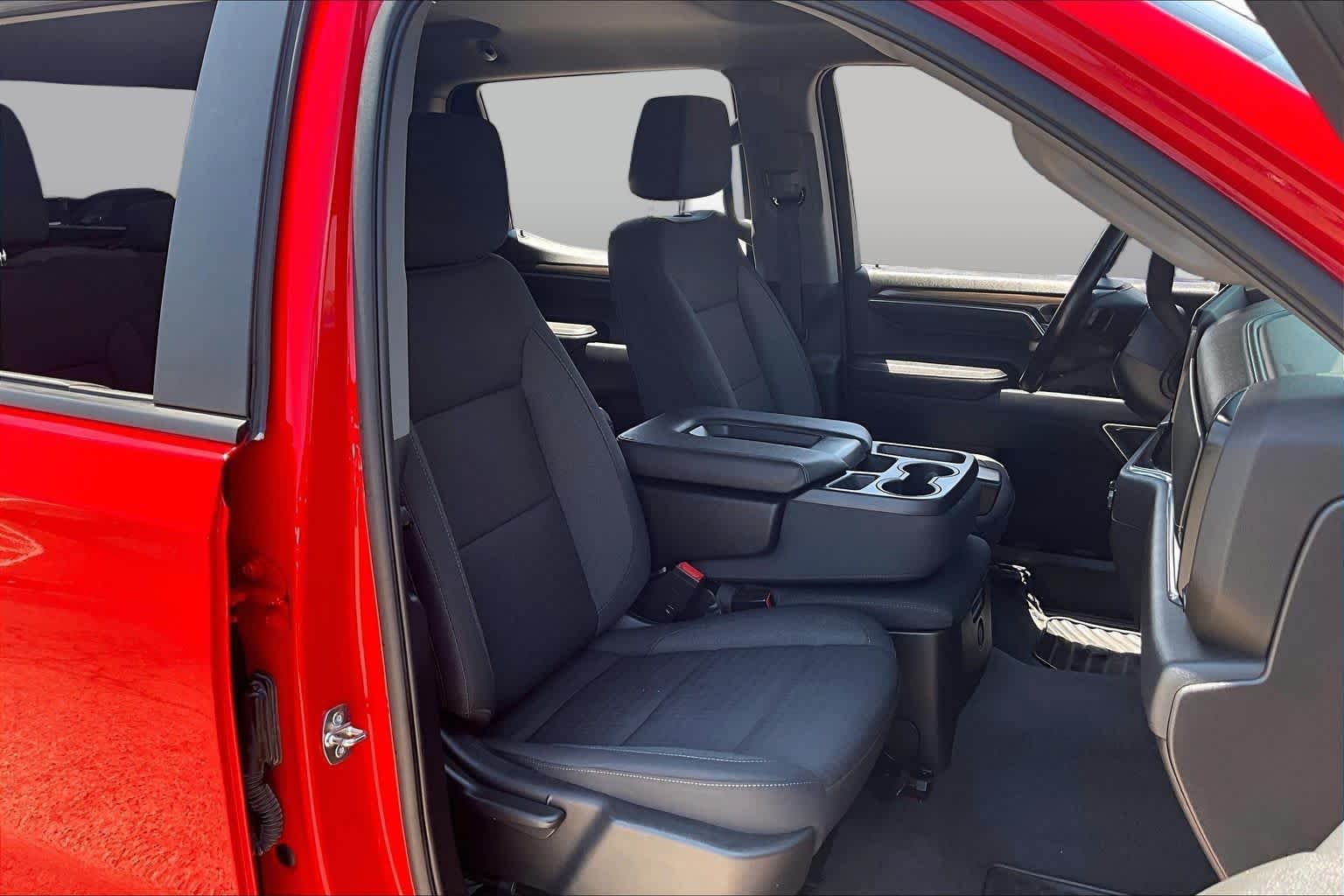 Used 2022 Red Chevrolet LT image 9