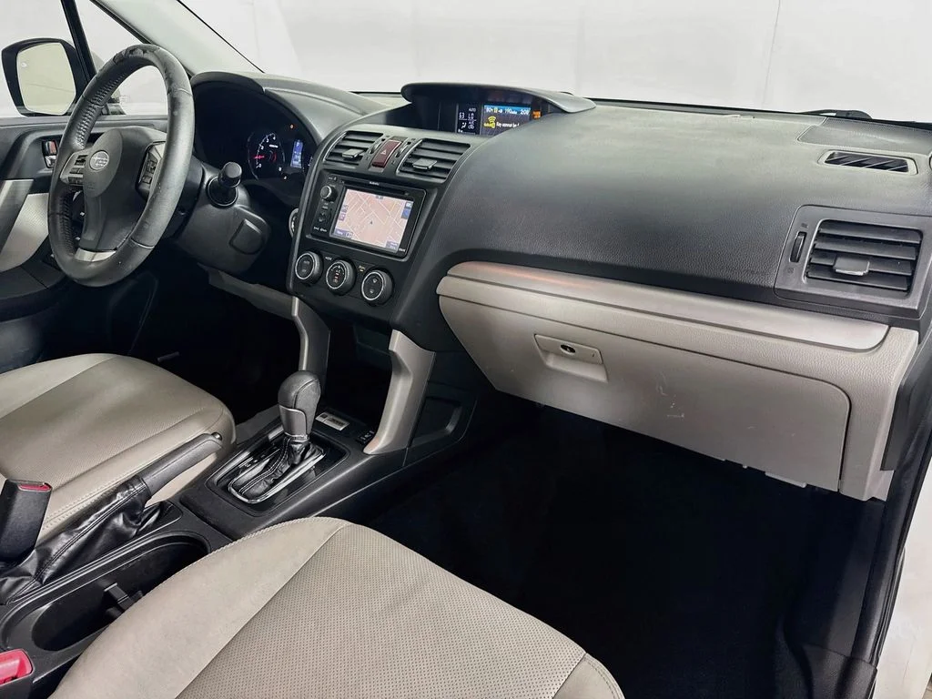 Used 2015 White Subaru 2.5i Touring image 36