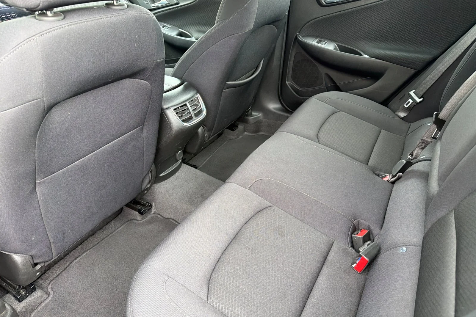 Used 2024 White Chevrolet LT image 12