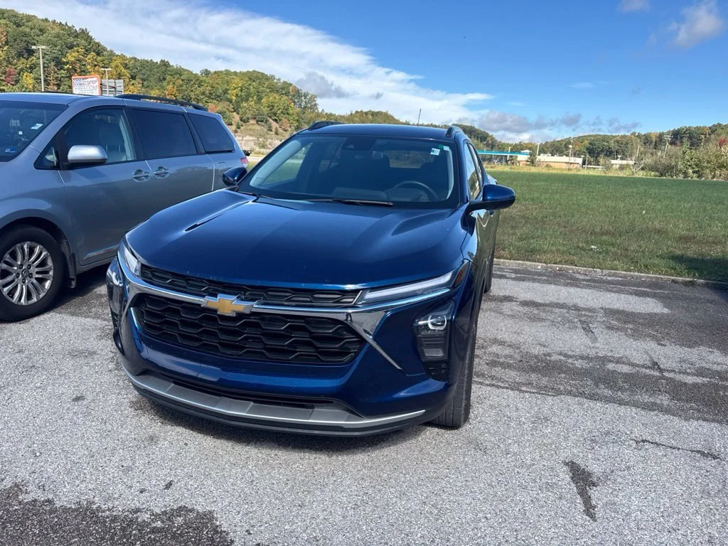 Used 2024 Blue Chevrolet LT image 5