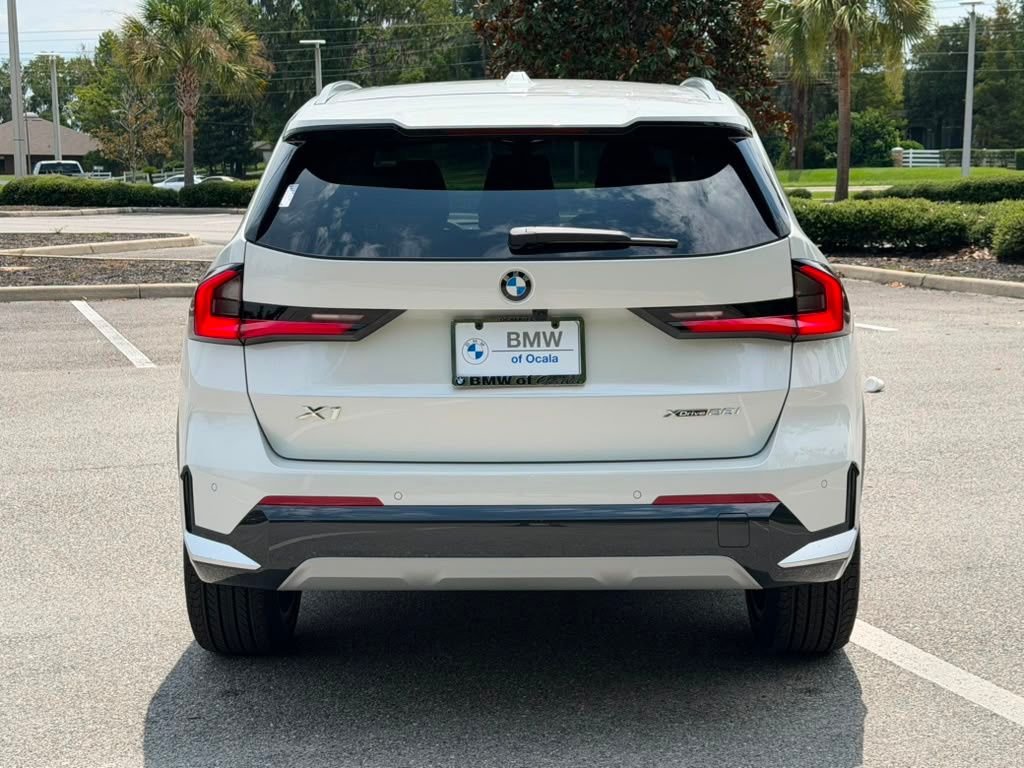 New 2026 White BMW xDrive28i image 4