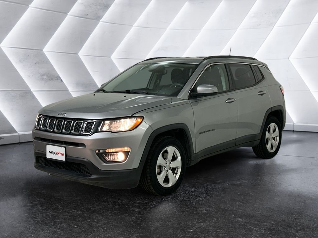 Used 2021 Silver Jeep Latitude image 3