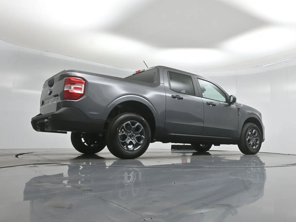 New 2026 Carbonized Gray Metallic Ford XLT image 43