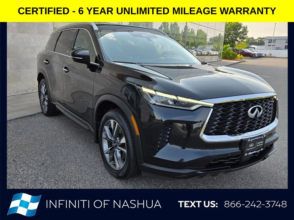 Certified Used 2023 Black INFINITI LUXE image 17