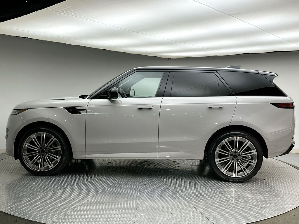 New 2026 Borasco Grey Land Rover Dynamic SE image 2