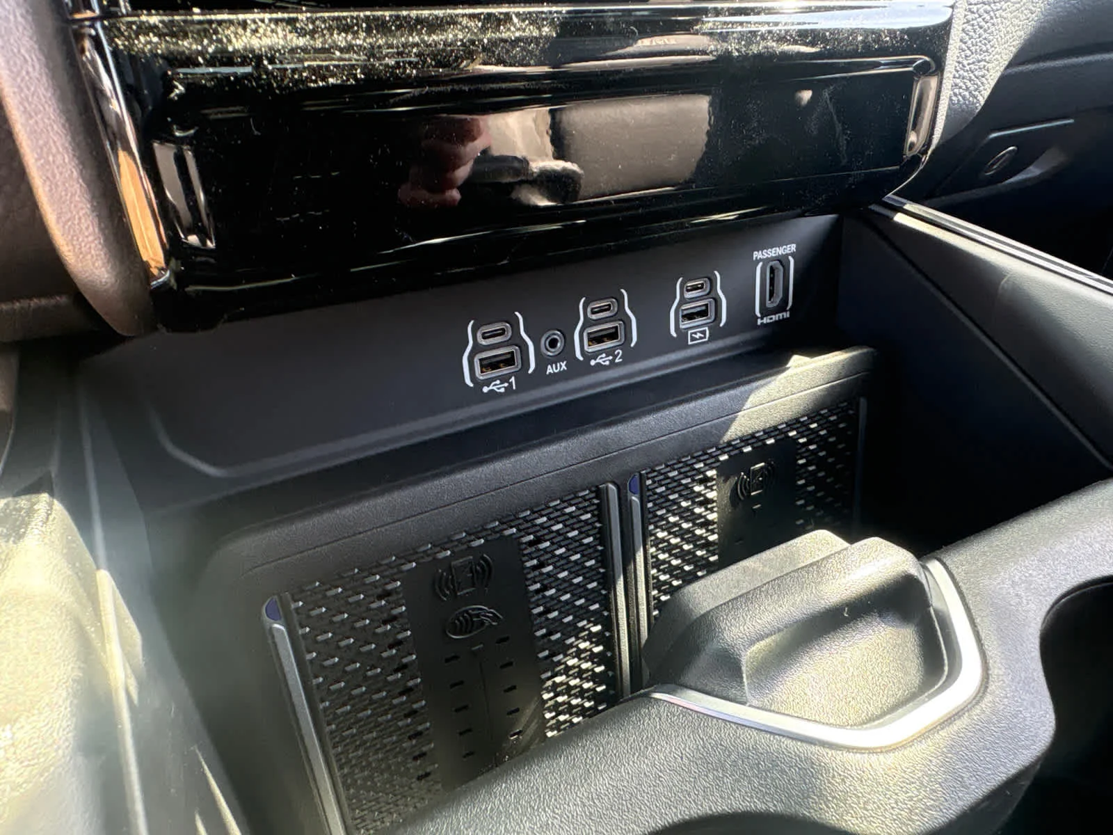 New 2026 Bright White Clearcoat Ram Laramie image 27