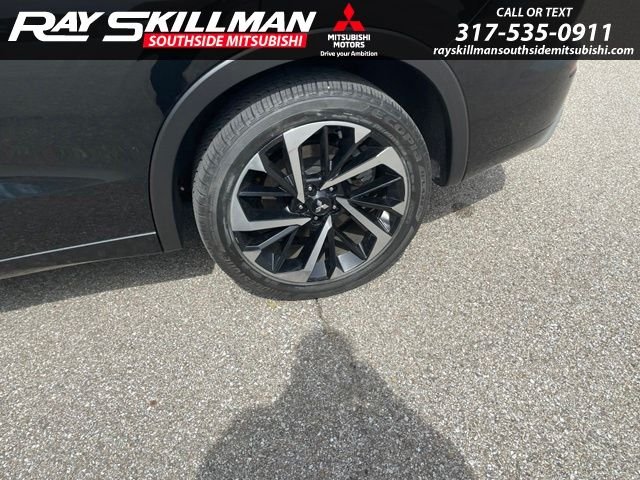 Used 2024 Black Mitsubishi SEL image 10