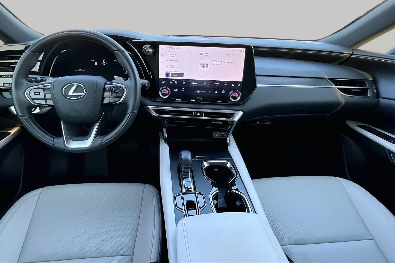 2025 Lexus RX 350 - Photo 29