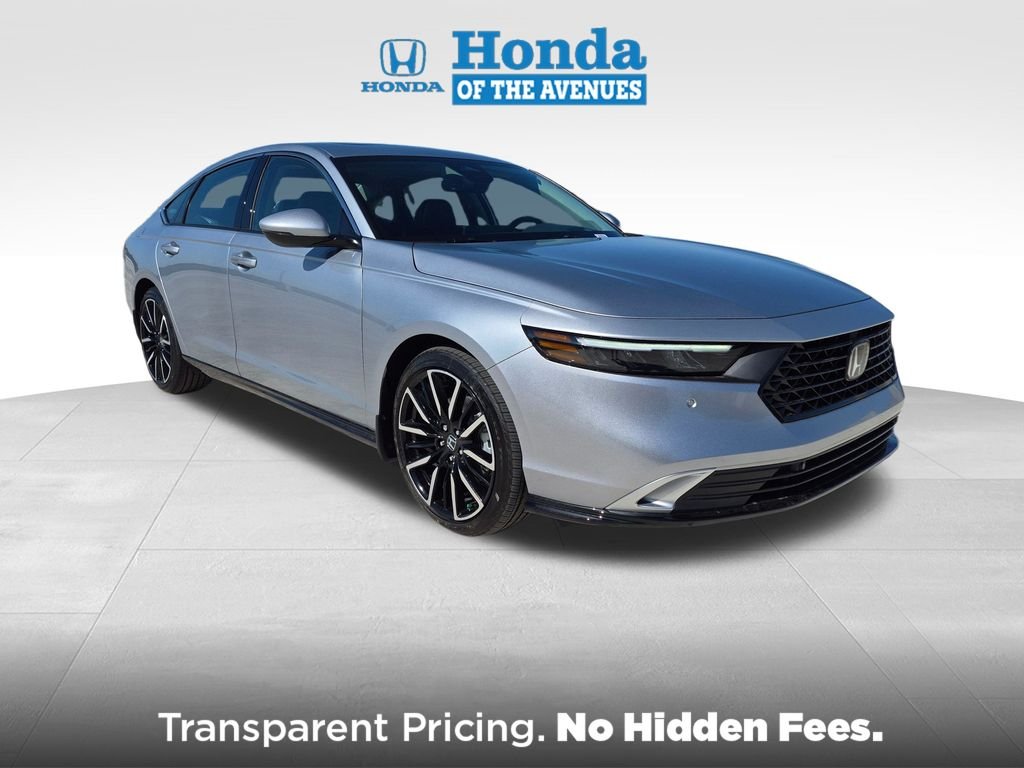 New 2026 Solar Silver Metallic Honda Touring image 1