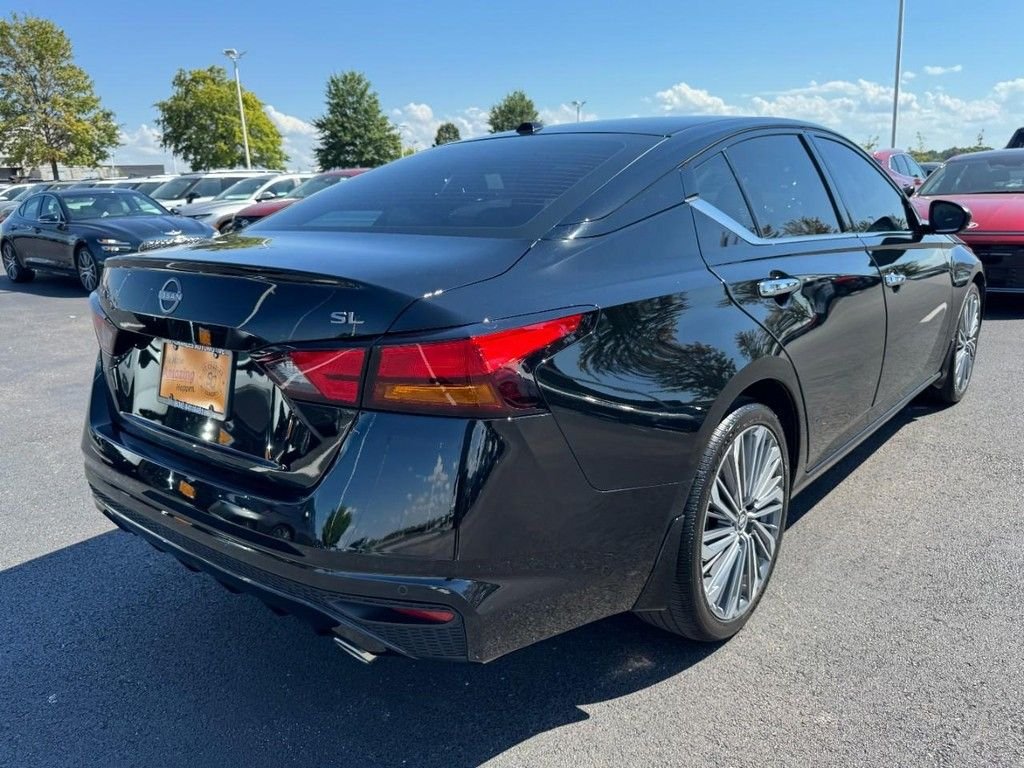 Used 2025 Black Nissan 2.5 SL image 3