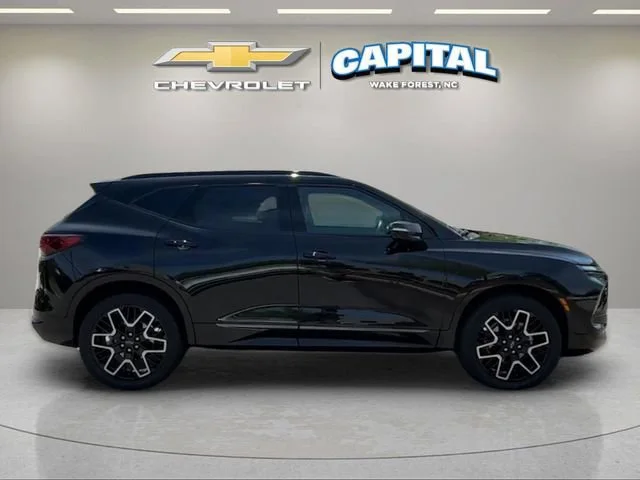 Used 2023 Black Chevrolet RS image 7