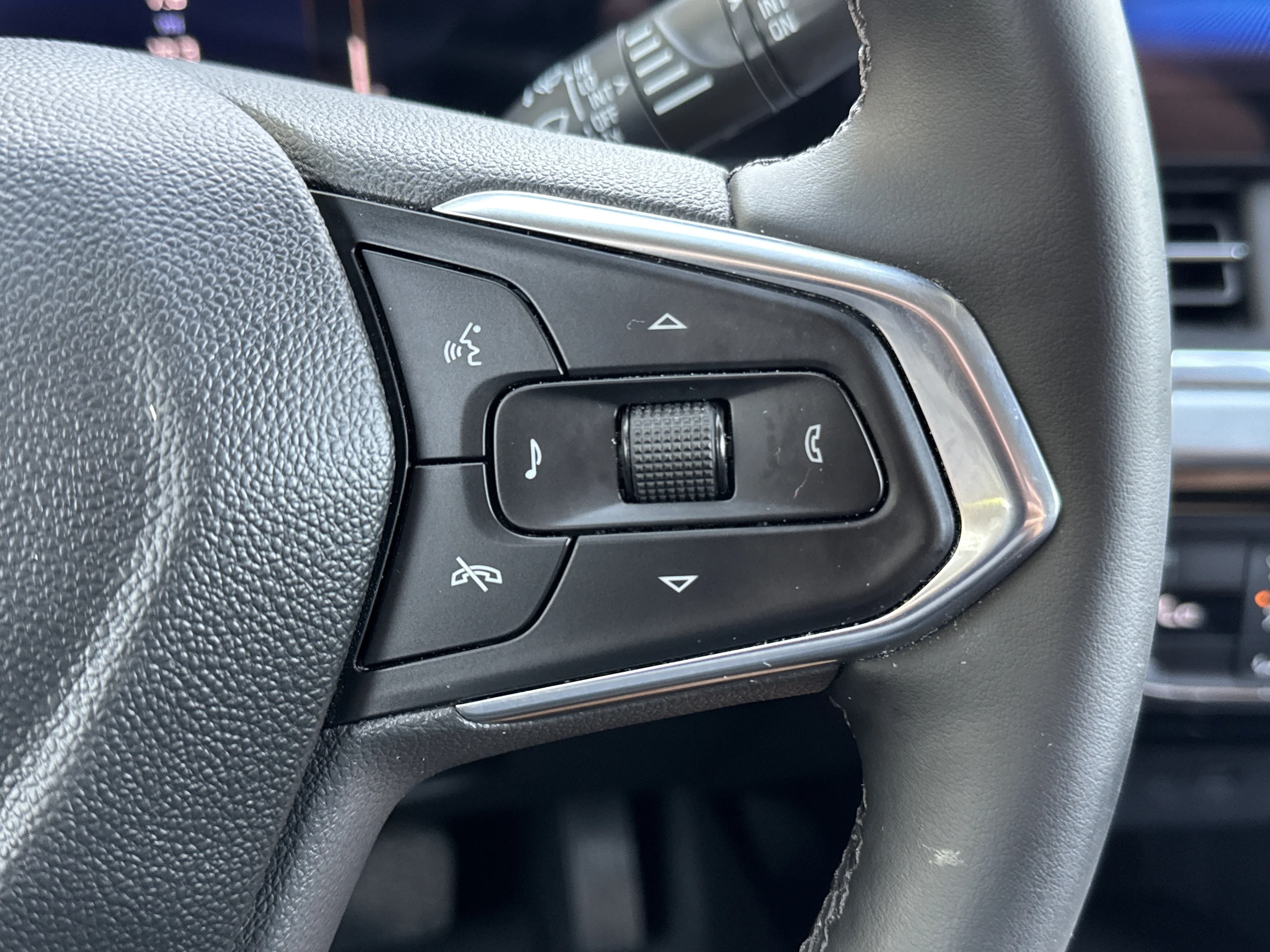 Used 2024 Crimson Metallic Chevrolet LT image 27