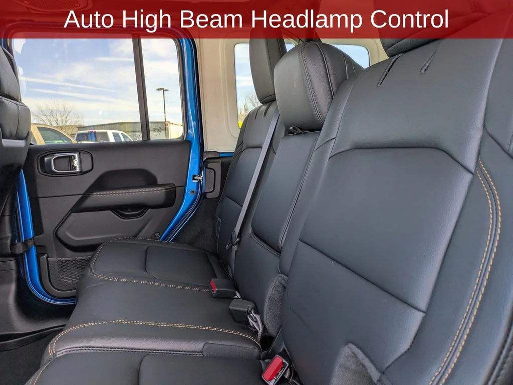 New 2026 Hydro Blue Pearl-Coat Exterior Paint Jeep Sahara image 15
