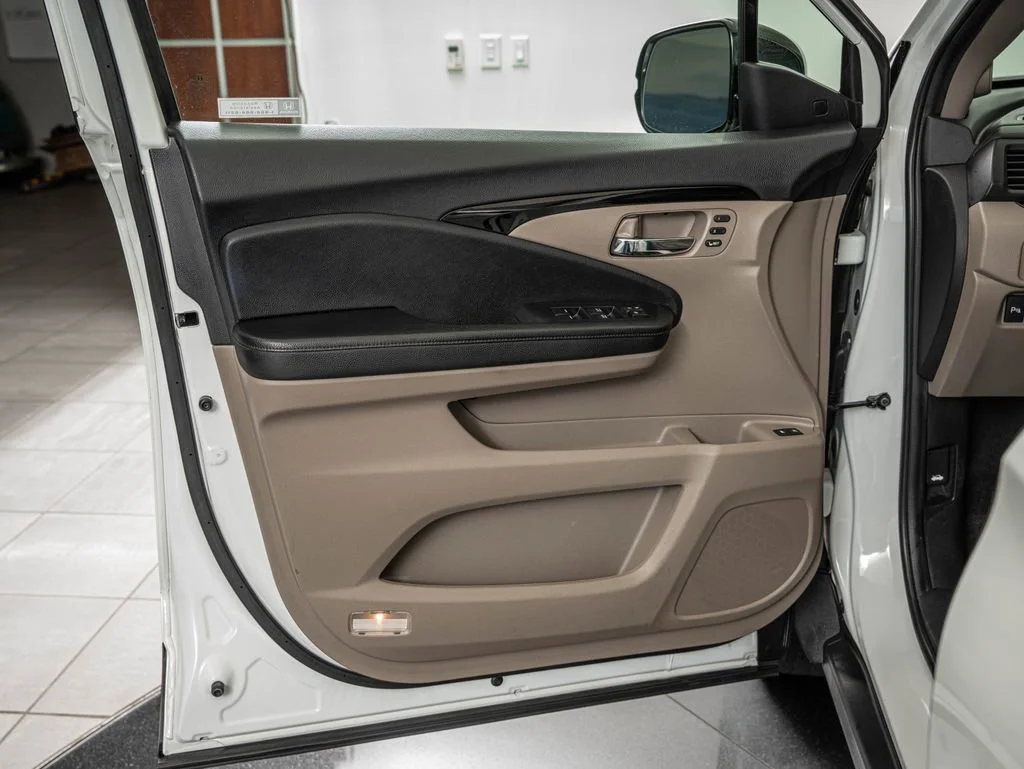 Used 2022 Platinum White Pearl Honda Elite image 17