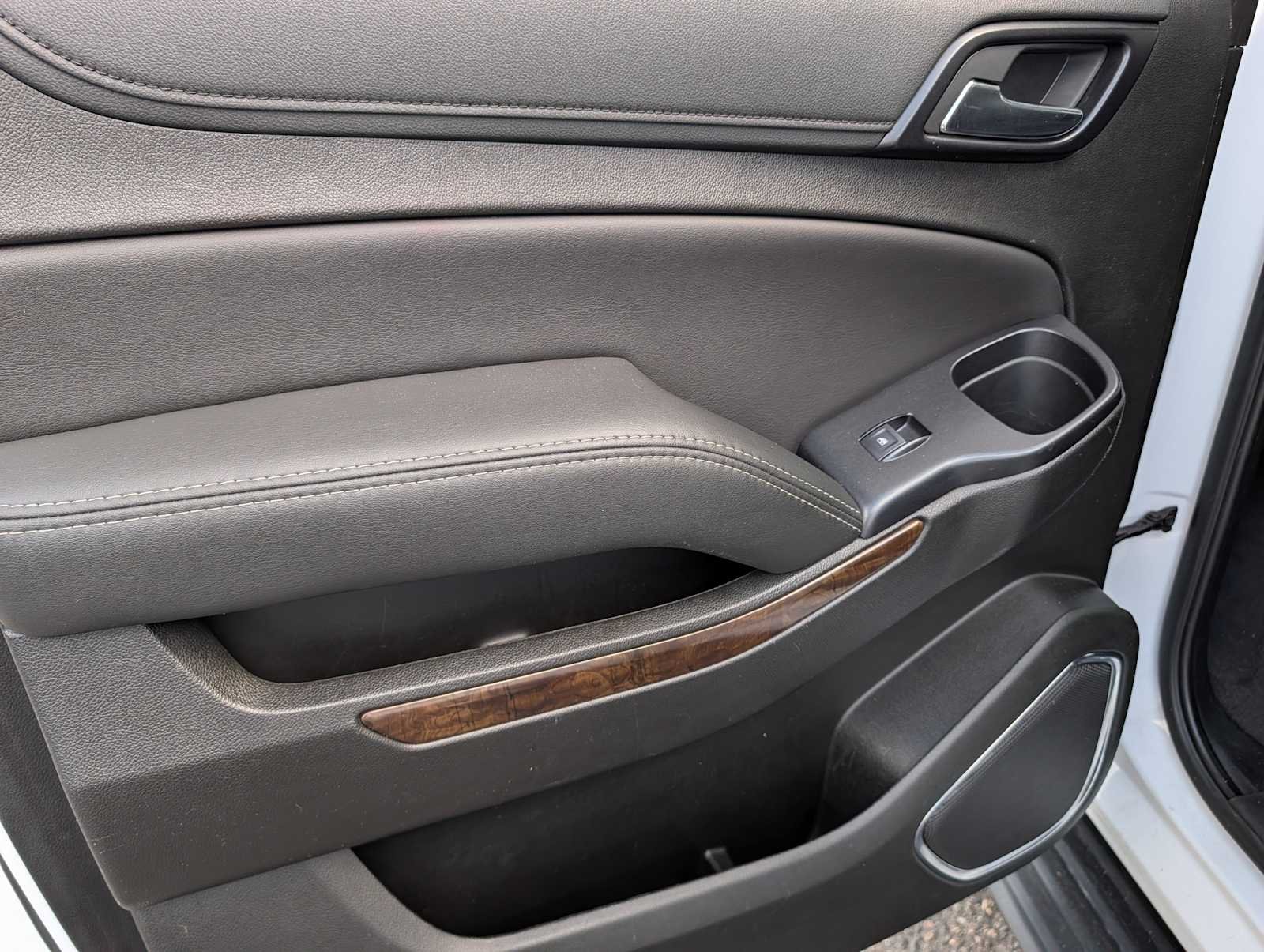 Used 2019 Summit White Chevrolet LT image 16
