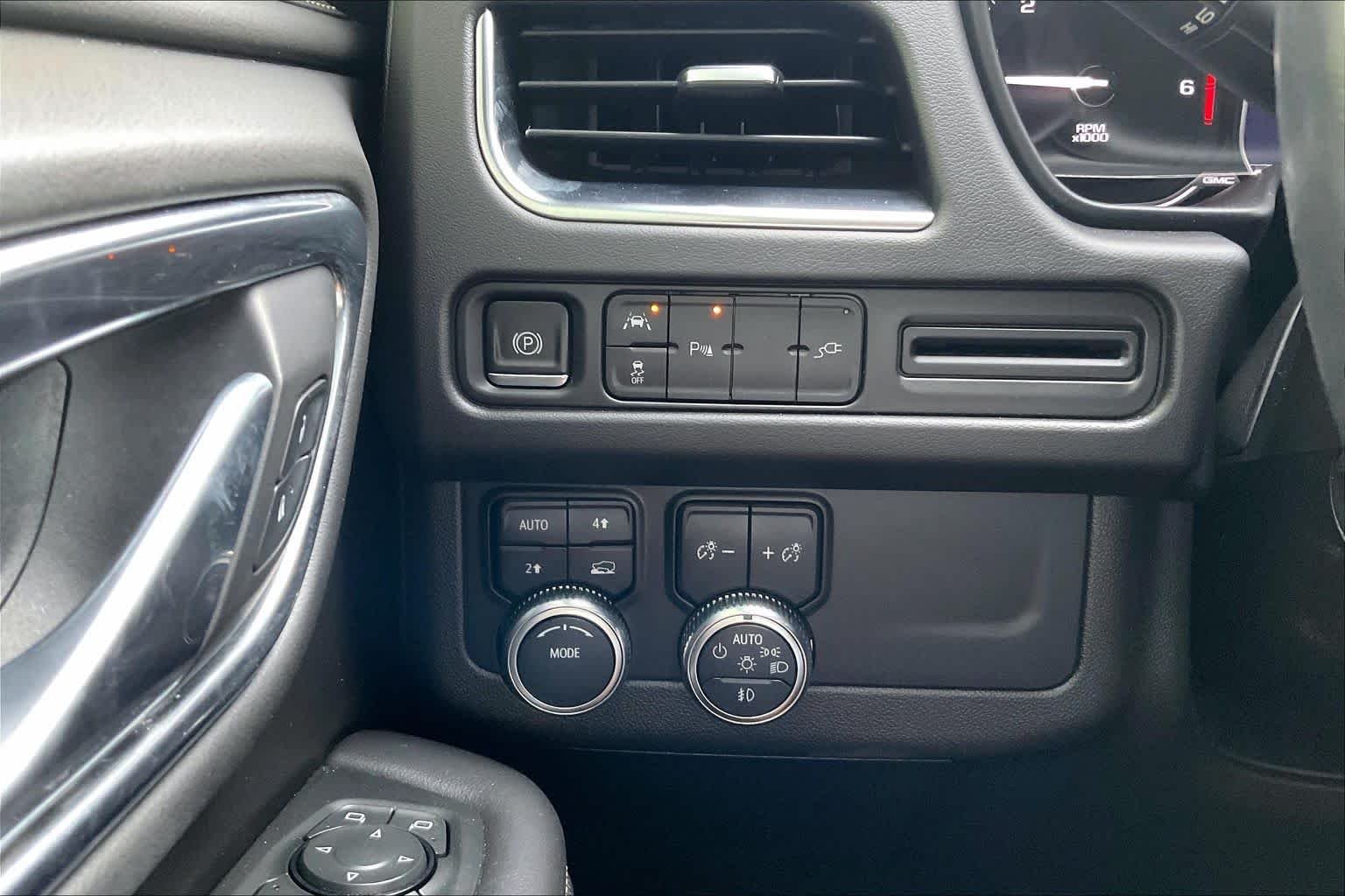 Used 2021 Onyx Black GMC SLT image 33