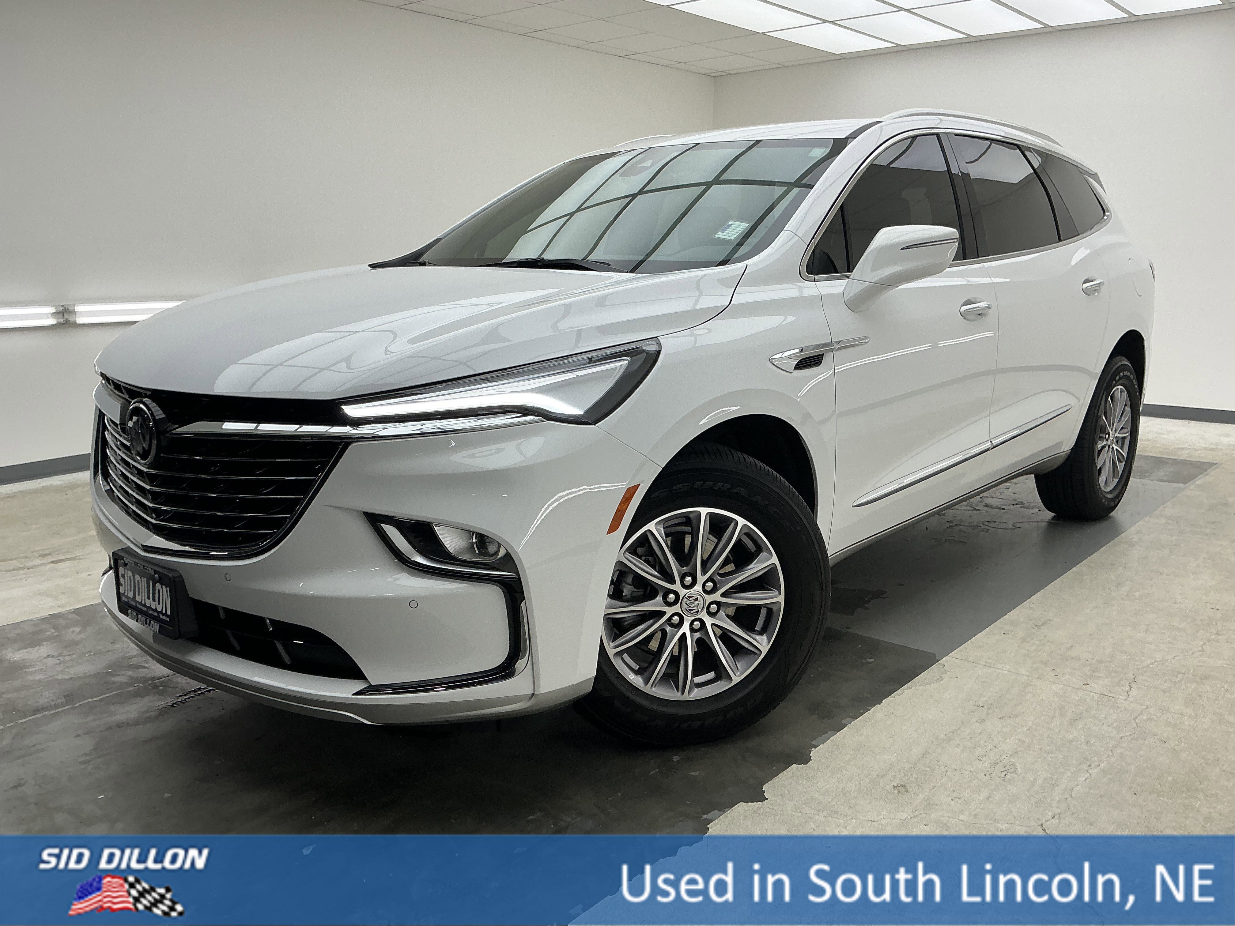 2023 Buick Enclave Essence AWD's photo